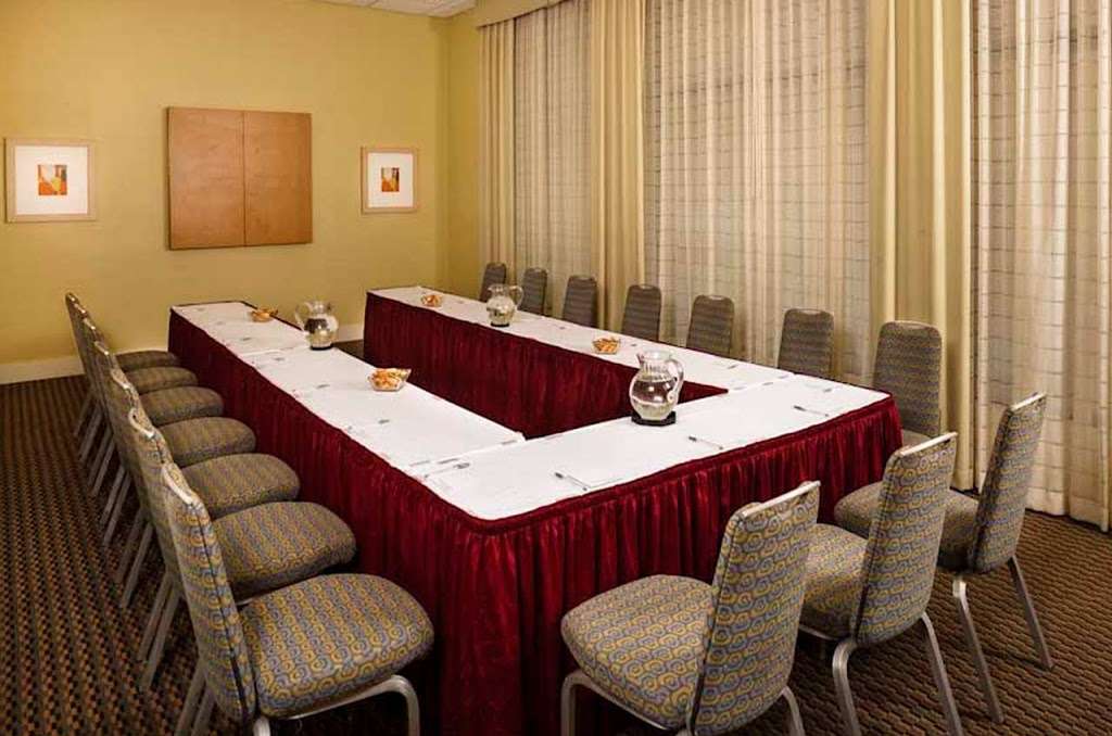 Hampton Inn & Suites Houston-Medical Ctr-Reliant Park | 1715 Old Spanish Trail, Houston, TX 77054, USA | Phone: (713) 797-0040