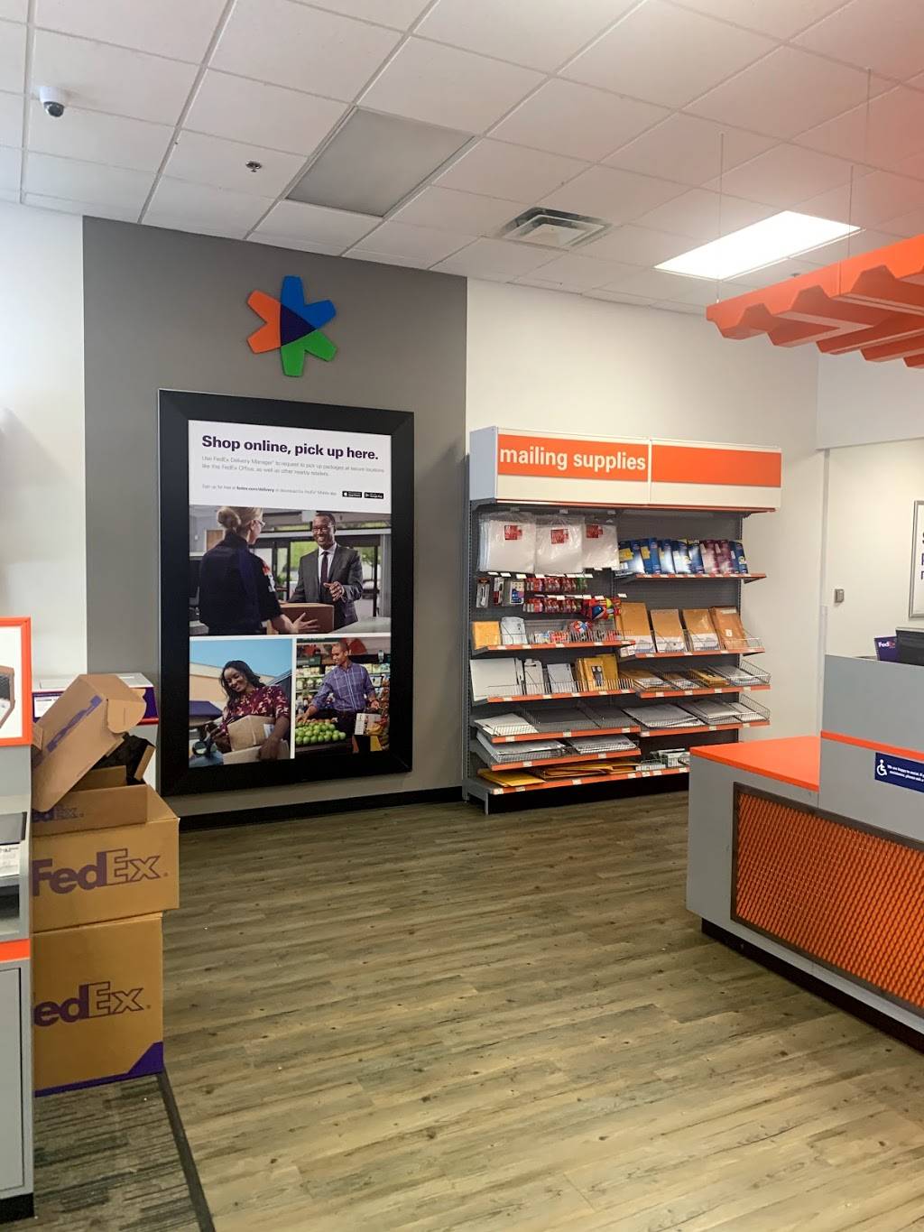 FedEx Office Print & Ship Center | 1400 E Copeland Rd, Arlington, TX 76011, USA | Phone: (817) 543-0833