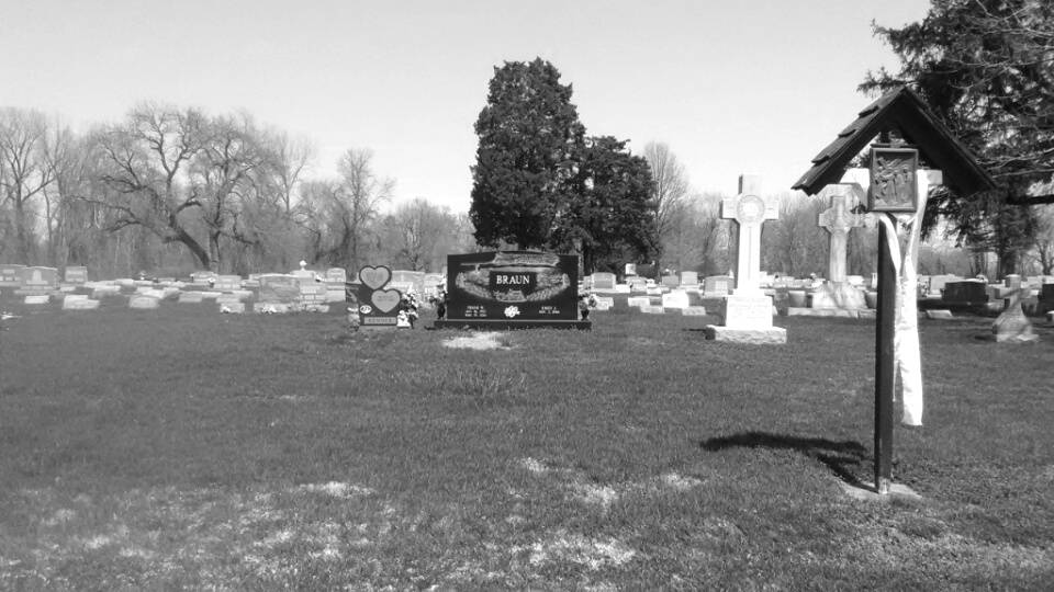 Mt Carmel Catholic Cemetery | 10101 W Main St, Belleville, IL 62223, USA | Phone: (618) 397-0181