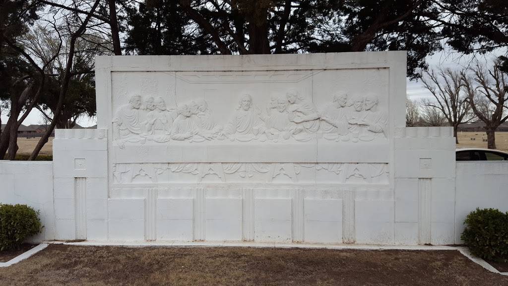 Chapel Hill Memorial Gardens Cemetery | 8701 Northwest Expy, Oklahoma City, OK 73162, USA | Phone: (405) 721-3182