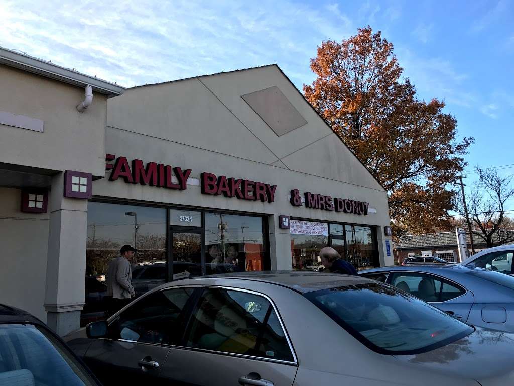 Family Bakery & Mrs. Doughnut | 8733 Cooper Rd, Alexandria, VA 22309, USA | Phone: (703) 799-2920