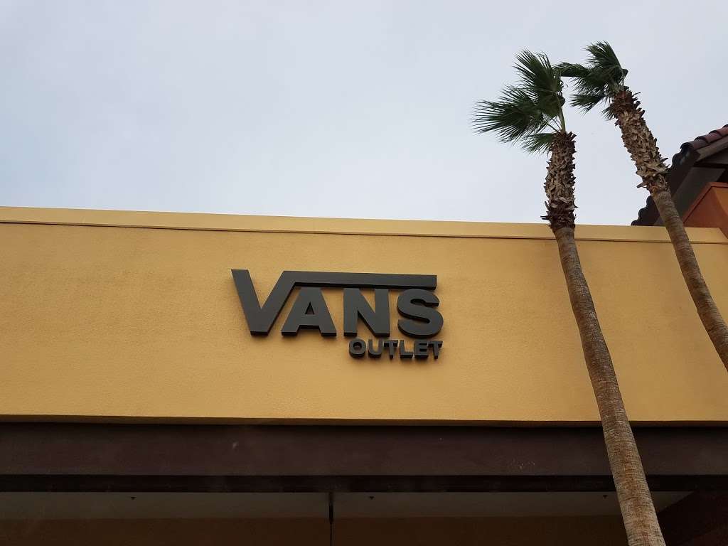 Vans | 2796 Tanger Way #206, Barstow, CA 92311, USA | Phone: (760) 253-2555