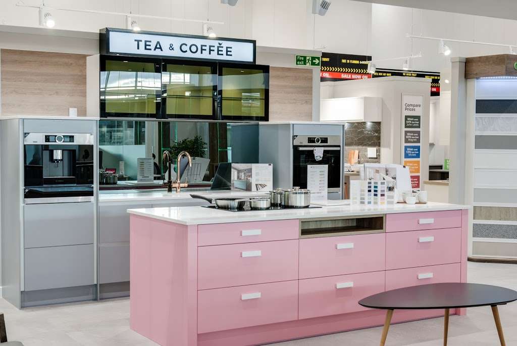 Wren Kitchens | Pipps Hill Retail Park, Miles Gray Rd, Basildon SS14 3AF, UK | Phone: 01268 921846