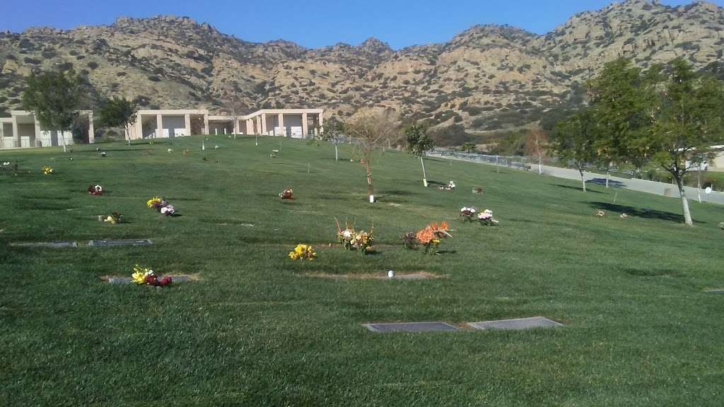 Oakwood Memorial Park And Cemetery | 22601 Lassen St, Chatsworth, CA 91311, USA | Phone: (818) 341-0344