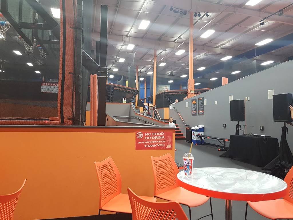 Sky Zone Trampoline Park | 401 Fernhill Ave, Fort Wayne, IN 46805, USA | Phone: (260) 483-5867