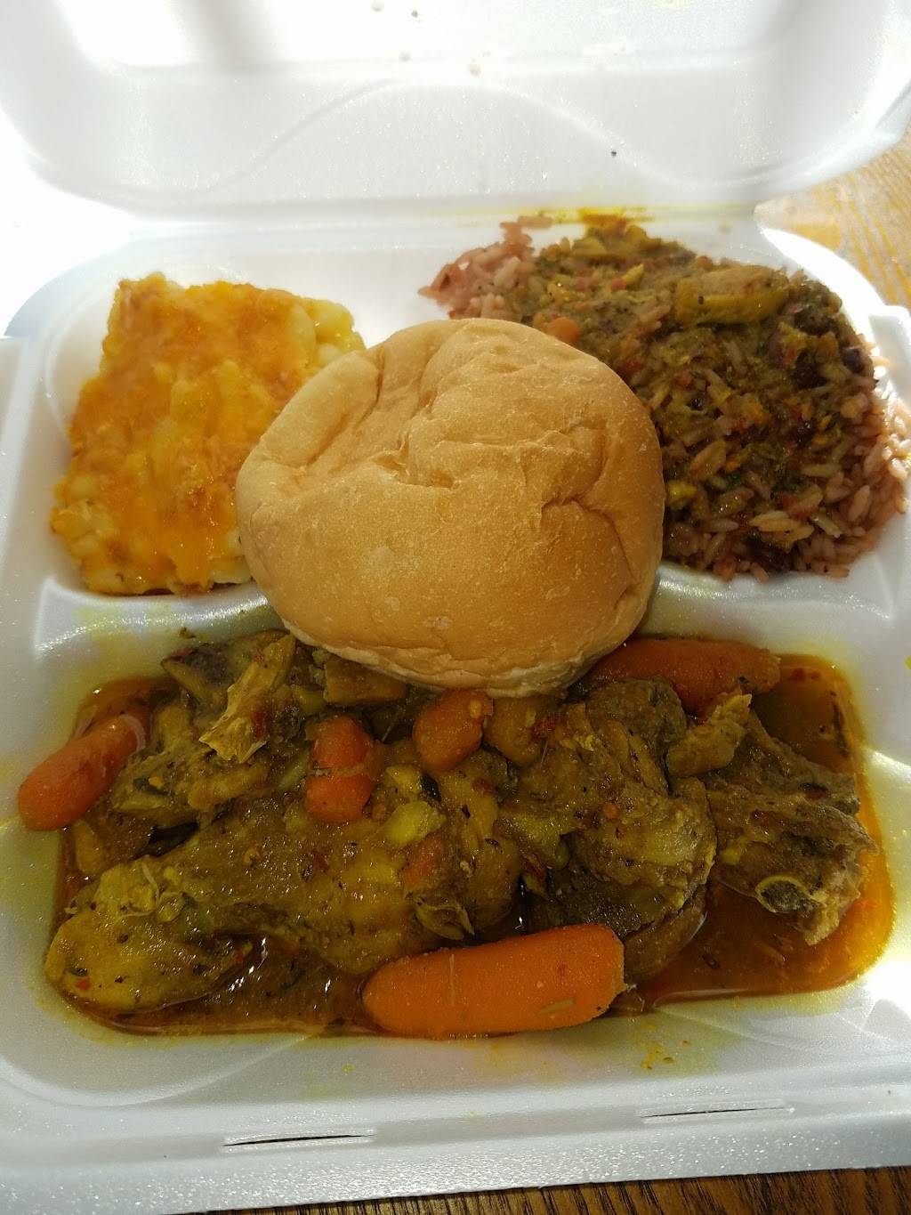 Southern Caribbean Restaurant | 1316 Bessemer Rd, Birmingham, AL 35208 | Phone: (205) 923-0197