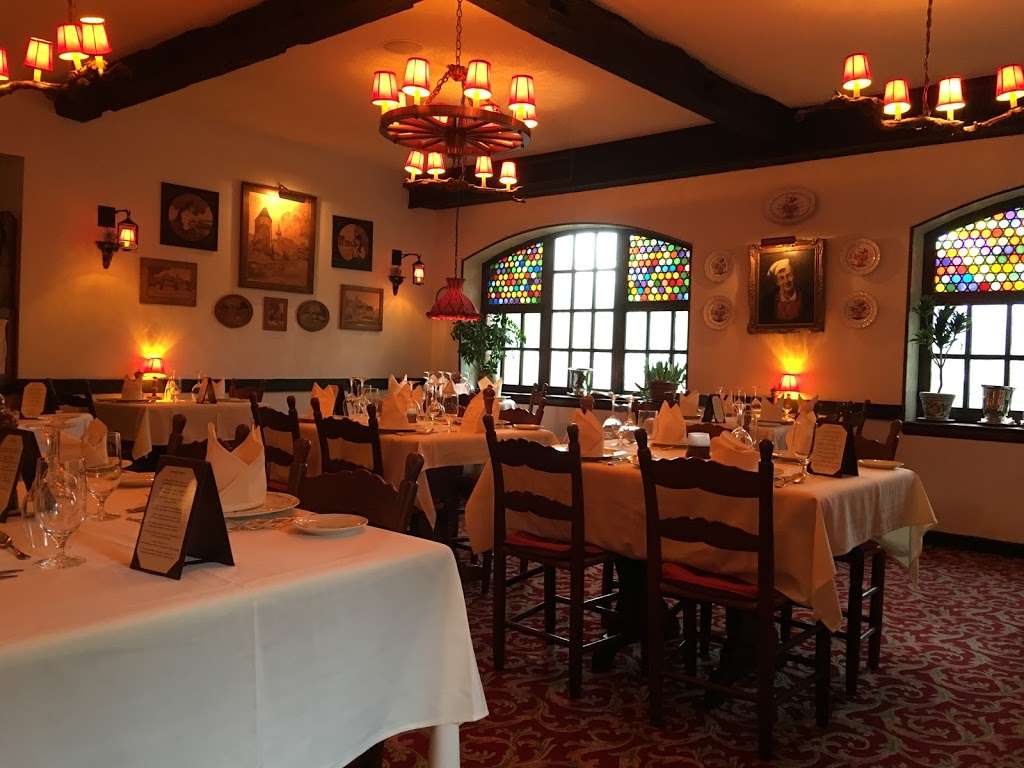 LAuberge Chez Francois | 332 Springvale Rd, Great Falls, VA 22066 | Phone: (703) 759-3800