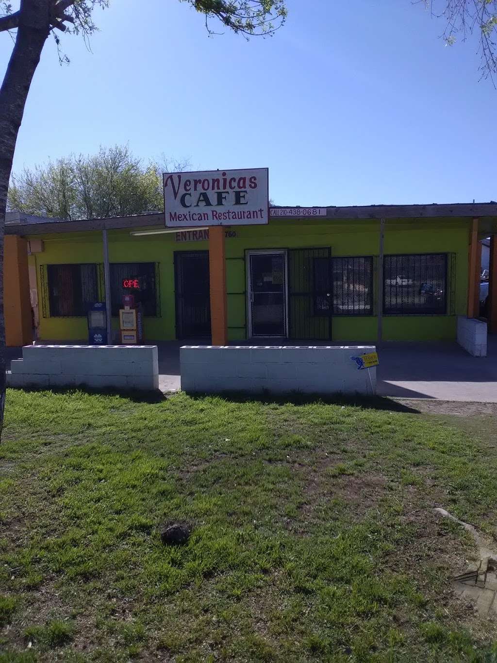 Veronicas Cafe | 760 Old Hwy 90 W, San Antonio, TX 78237, USA | Phone: (210) 438-0681
