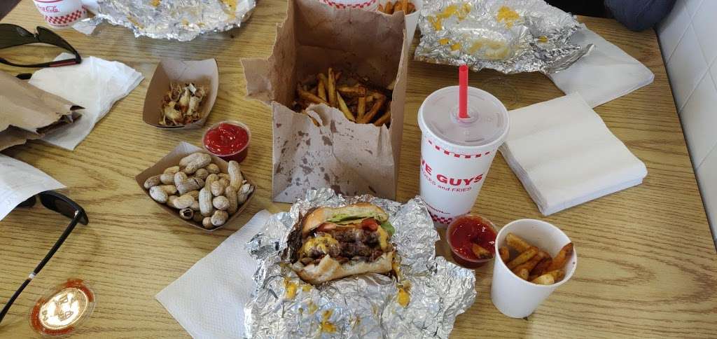 Five Guys | 200 Abruzzi Dr, Chester, MD 21619 | Phone: (410) 643-3001