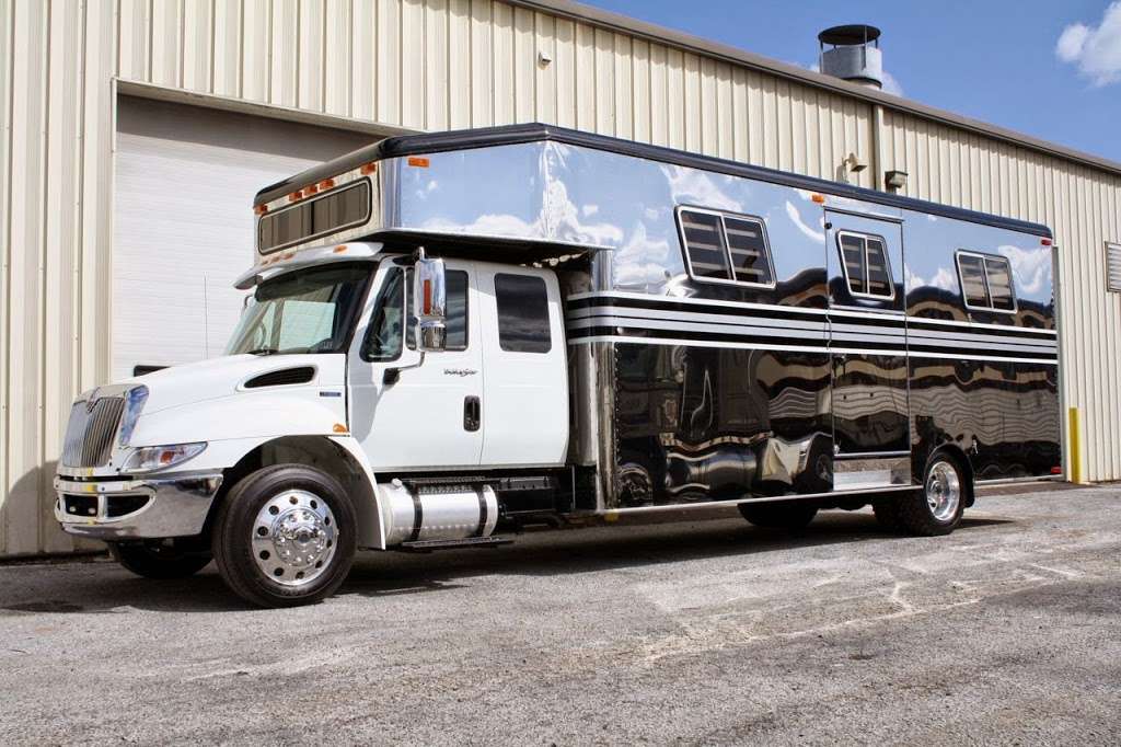 Frank DiBella Deluxe Horse Vans | 3402, 39 Sheridan Ln, Pottstown, PA 19464, USA | Phone: (610) 495-2270