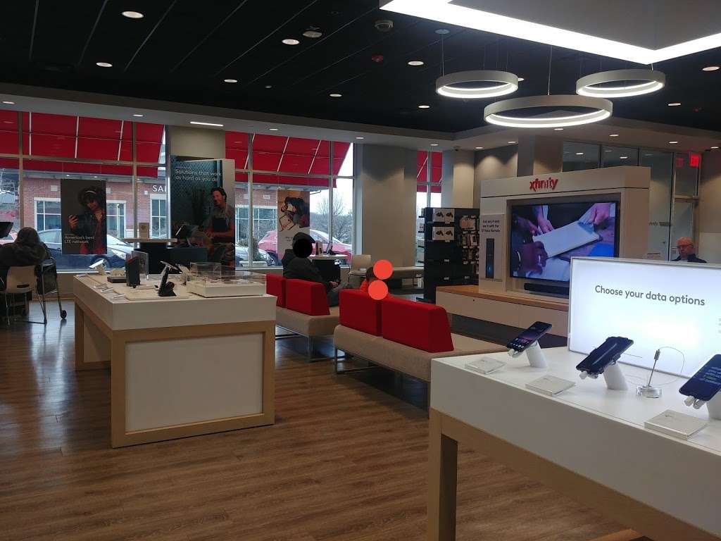 Xfinity Store by Comcast | 14225 S 95th Ave Suite 402, Orland Park, IL 60462, USA | Phone: (800) 266-2278