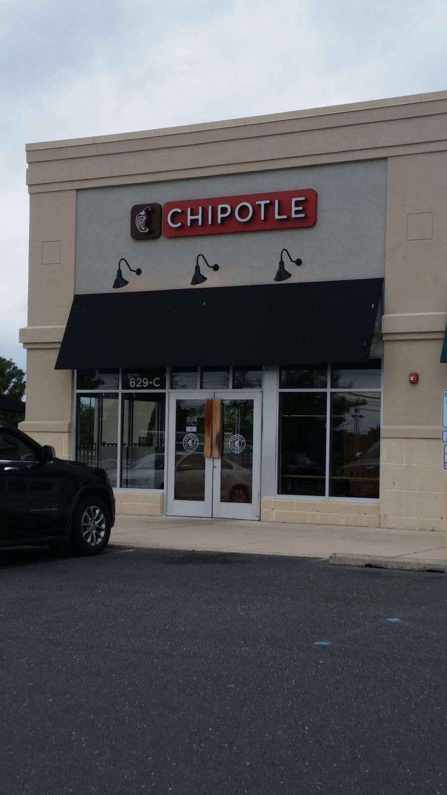 Chipotle Mexican Grill | 629 Berlin - Cross Keys Rd, Sicklerville, NJ 08081, USA | Phone: (856) 629-2087