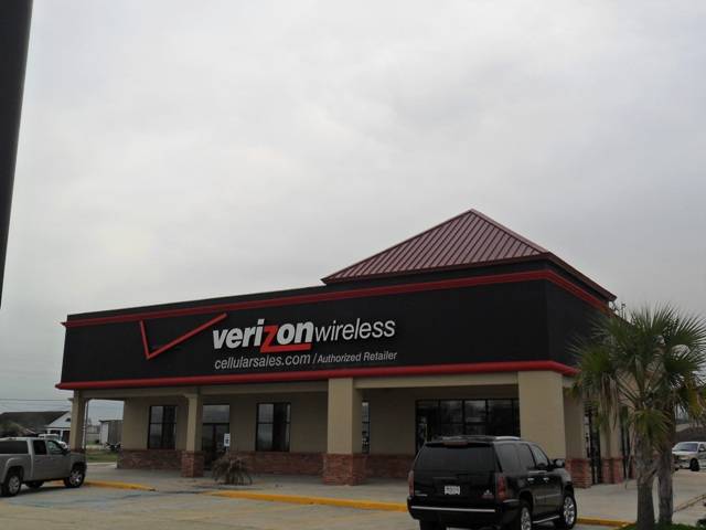 Verizon Authorized Retailer – Cellular Sales | 3621 La Hwy 1 S, Port Allen, LA 70767, USA | Phone: (225) 246-7103