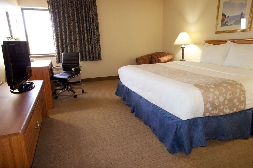 La Quinta Inn Pleasant Prairie Kenosha | 7540 118th Ave, Pleasant Prairie, WI 53158 | Phone: (262) 857-7911