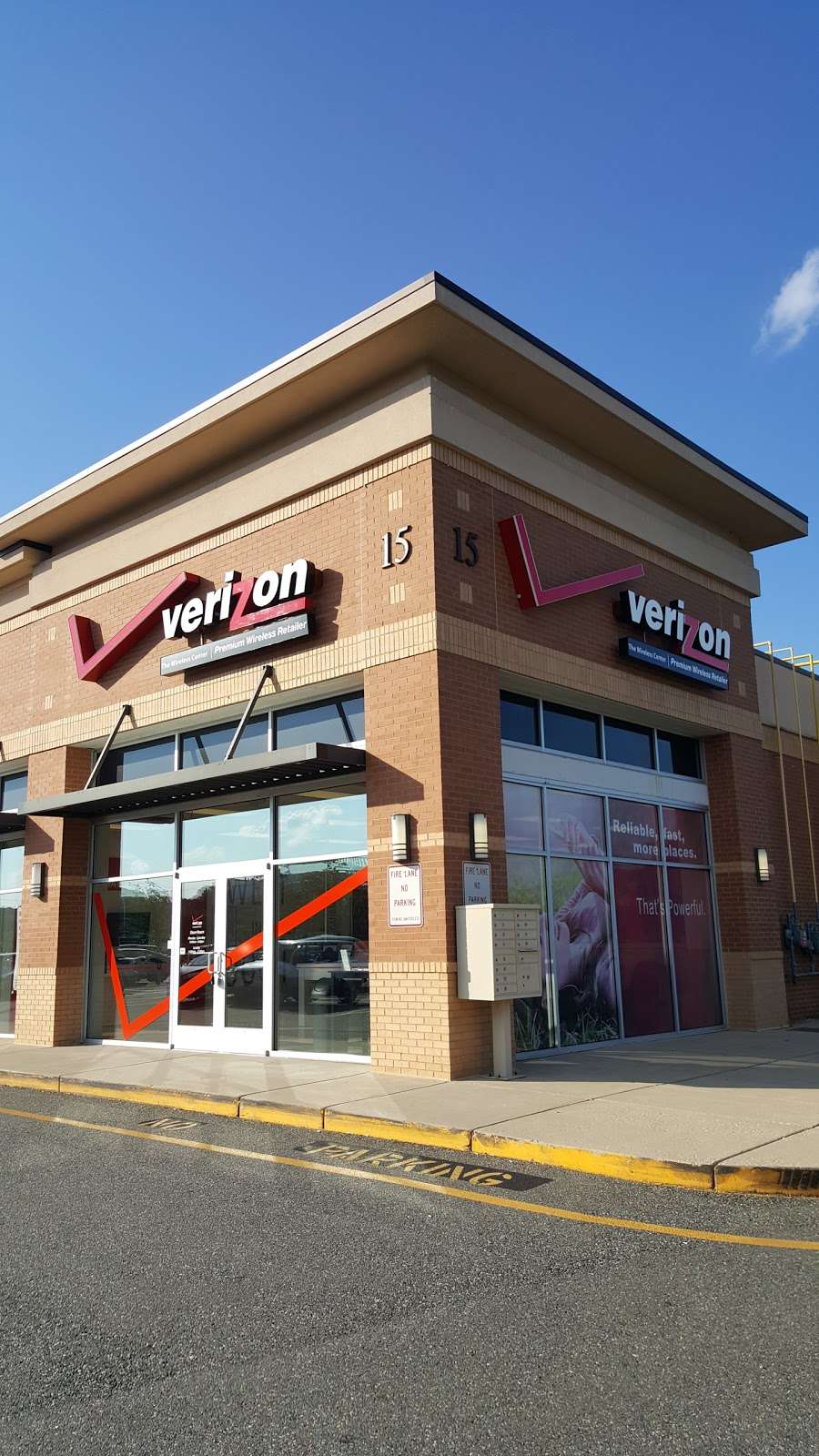 Verizon Authorized Retailer - The Wireless Center | 15 S Gateway Dr #119, Fredericksburg, VA 22406, USA | Phone: (540) 645-6447