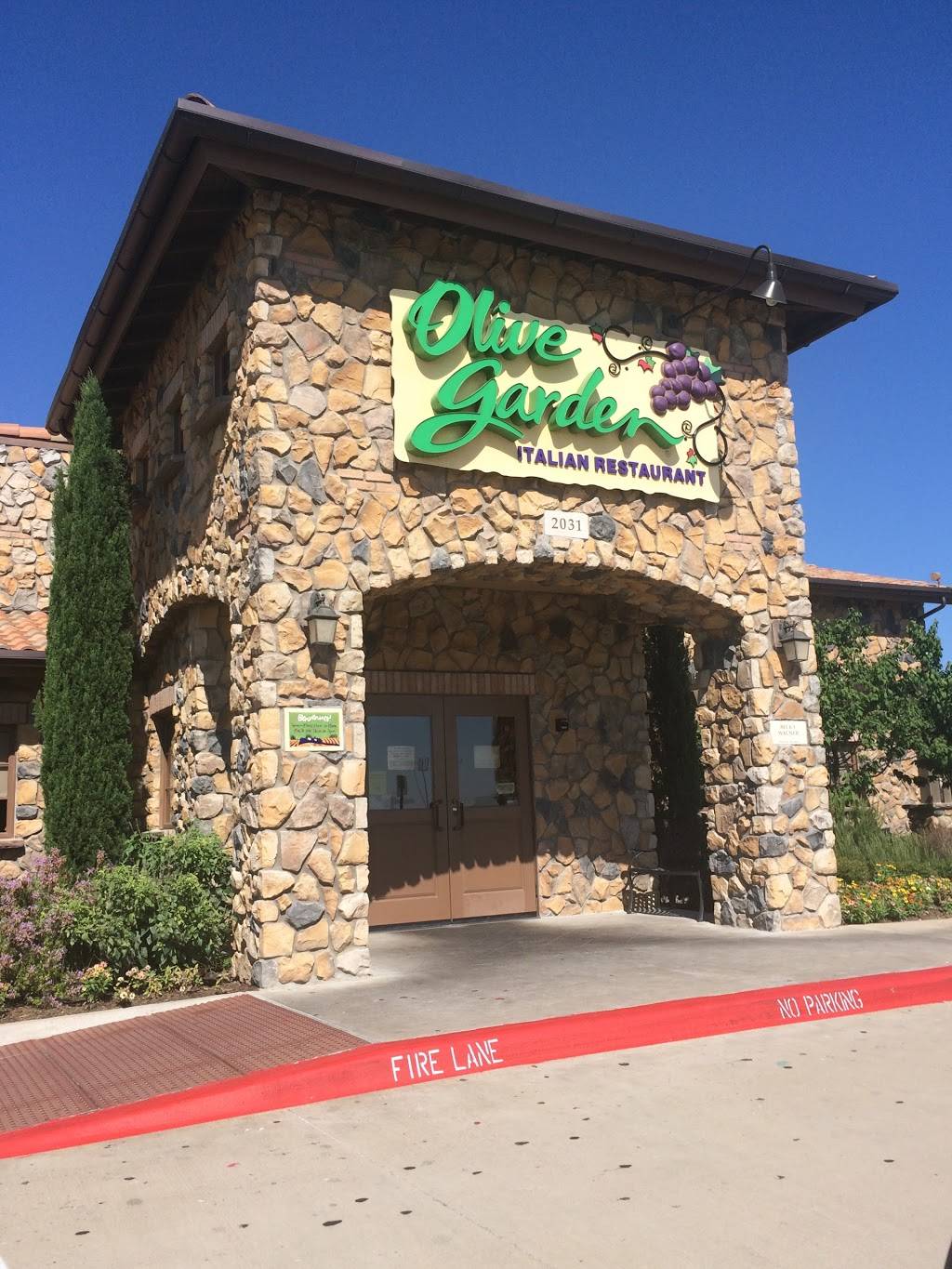 Olive Garden Italian Restaurant | 2031 N, U.S. 287 Frontage Rd, Mansfield, TX 76063, USA | Phone: (817) 473-6001