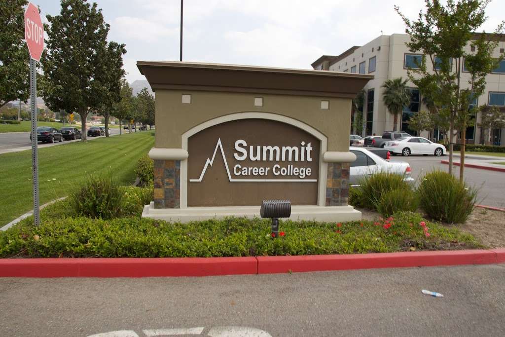 Summit College | 851 E Cooley Dr, Colton, CA 92324, USA | Phone: (909) 422-8950