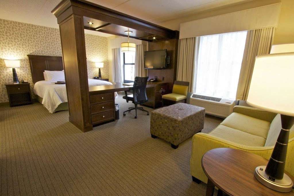 Hampton Inn Tunkhannock | 209 E Tioga St, Tunkhannock, PA 18657, USA | Phone: (570) 996-5866