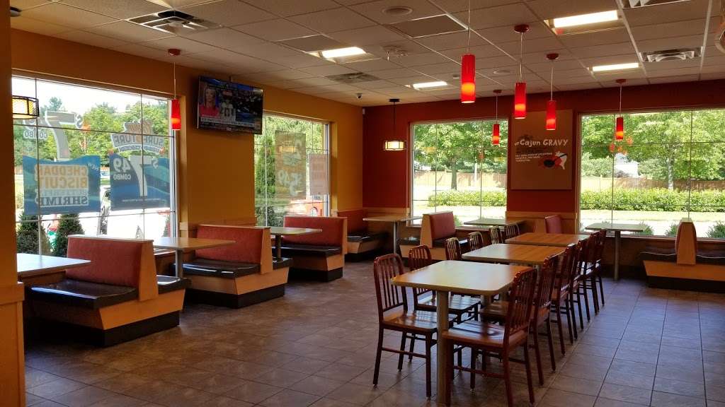 Popeyes Louisiana Kitchen | 5794 Union Mill Rd, Clifton, VA 20124 | Phone: (703) 825-7501