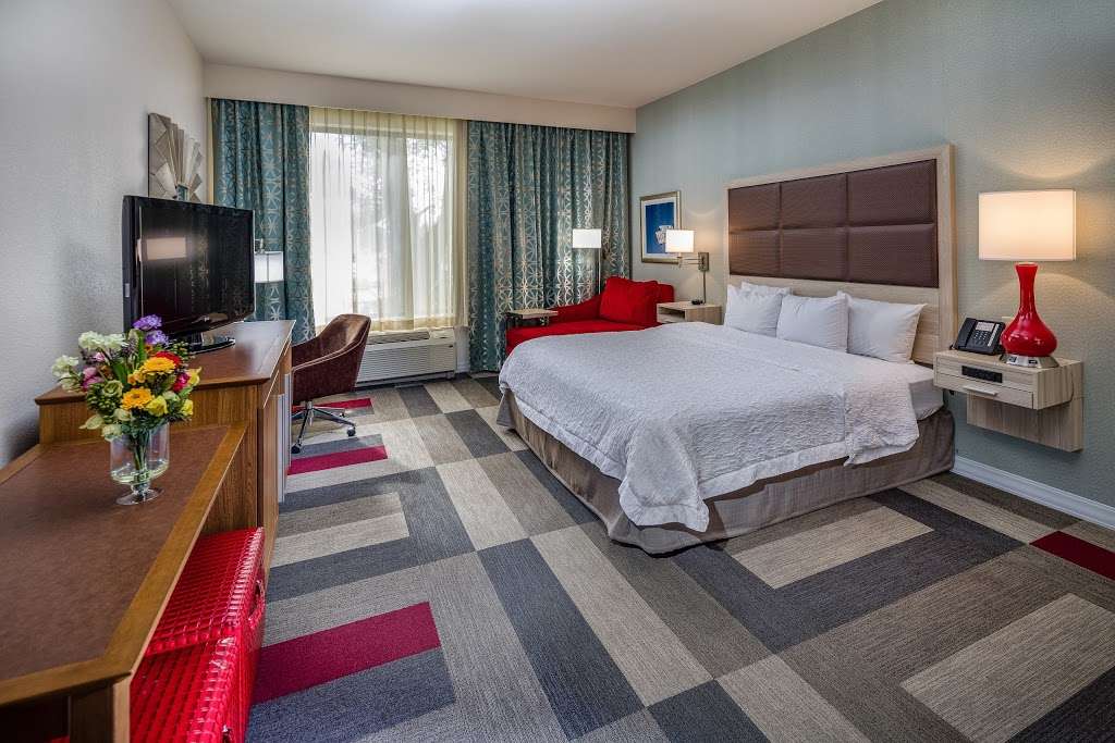 Hampton Inn San Francisco-Airport | 300 Gateway Blvd, South San Francisco, CA 94080, USA | Phone: (650) 876-0200