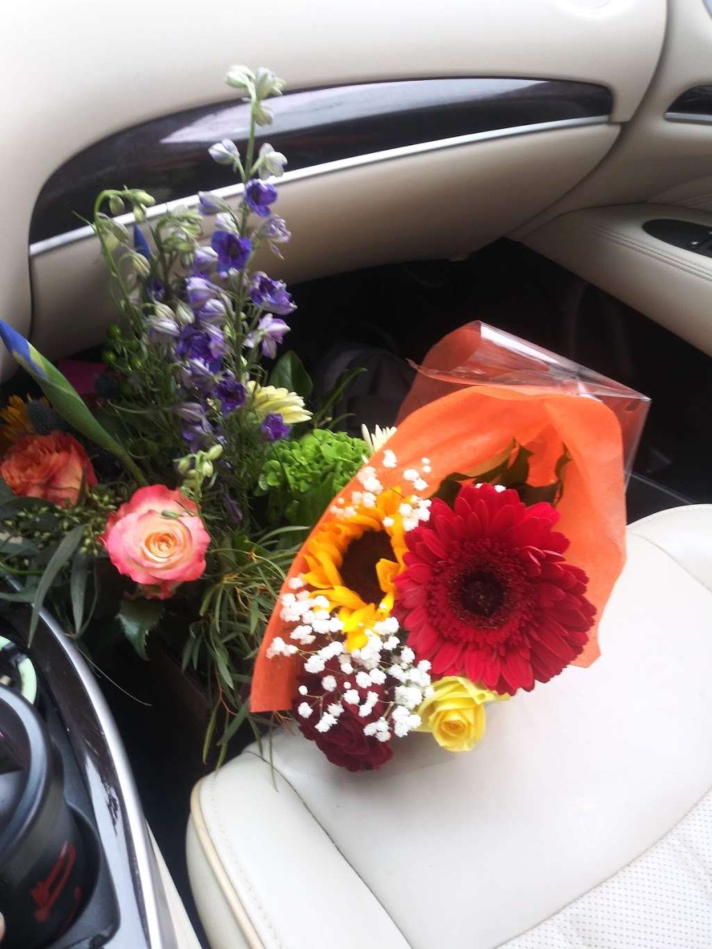 Anastasias Flowers on Main | 55 Main St, Newbury, MA 01922, USA | Phone: (978) 255-2077