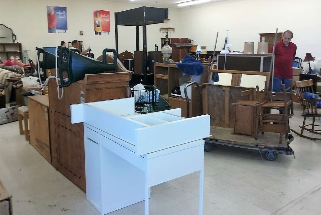 Goodwill in 222 S White Horse Pike E, Stratford, NJ 08084, USA