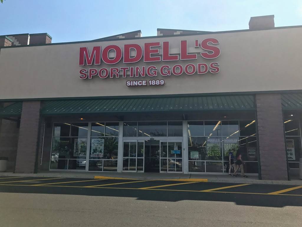 Modells Sporting Goods | Town Center, 962 West Street Rd, Warminster, PA 18974, USA | Phone: (215) 442-7070