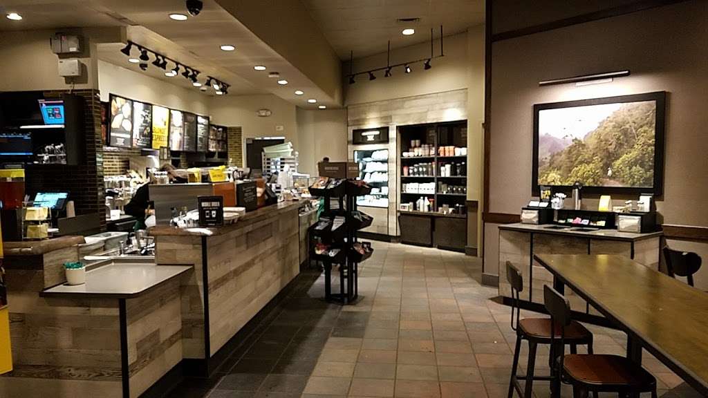 Starbucks | 525 Main St #1, Monroe, CT 06468, USA | Phone: (203) 268-1751
