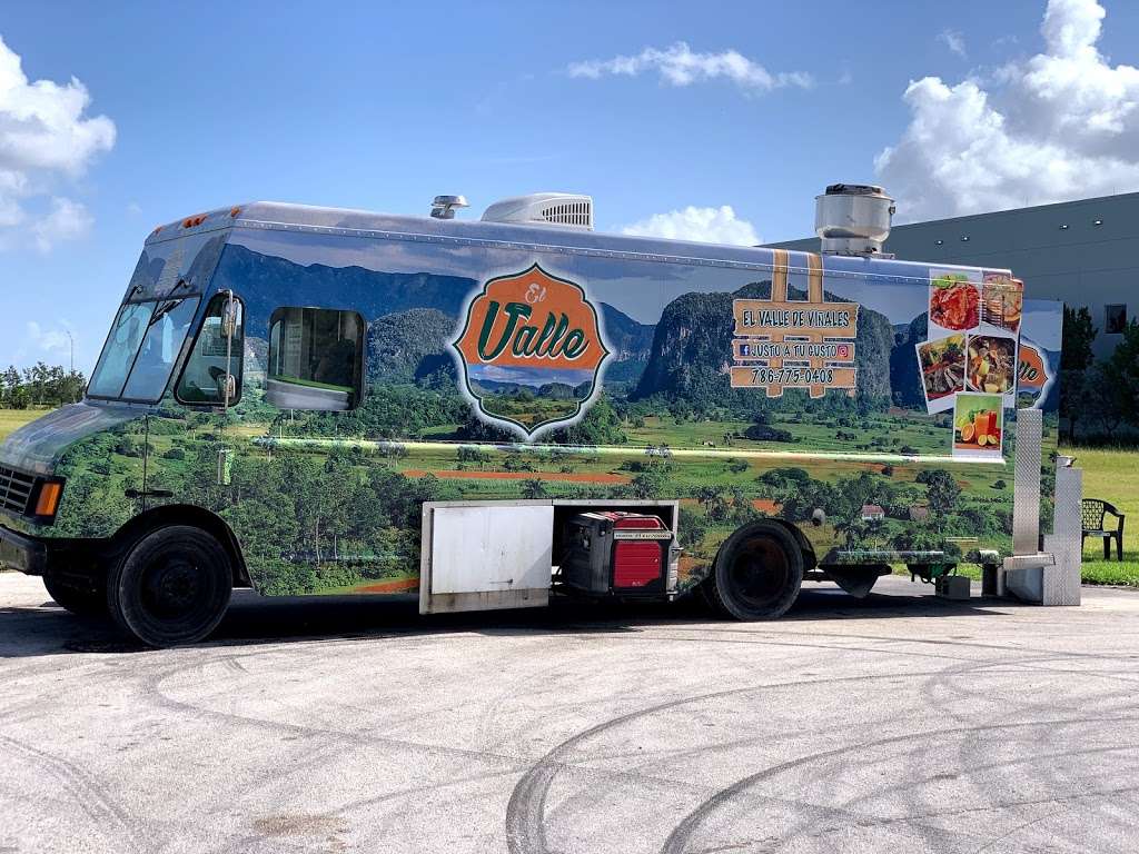 Food truck el valle de viñales | NW 135th Ave, Miami, FL 33182, USA | Phone: (786) 775-0408