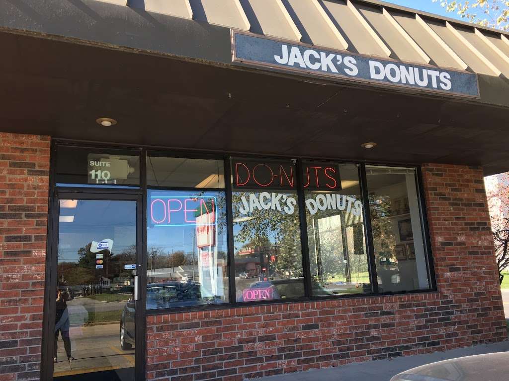 Jacks Donuts | 2400 S Lees Summit Rd # 110, Independence, MO 64055, USA | Phone: (816) 461-7424