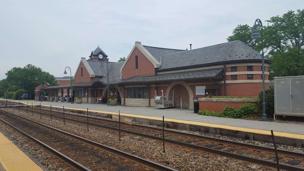 Lehigh/Glenview Metra Station | Glenview, IL 60025, USA
