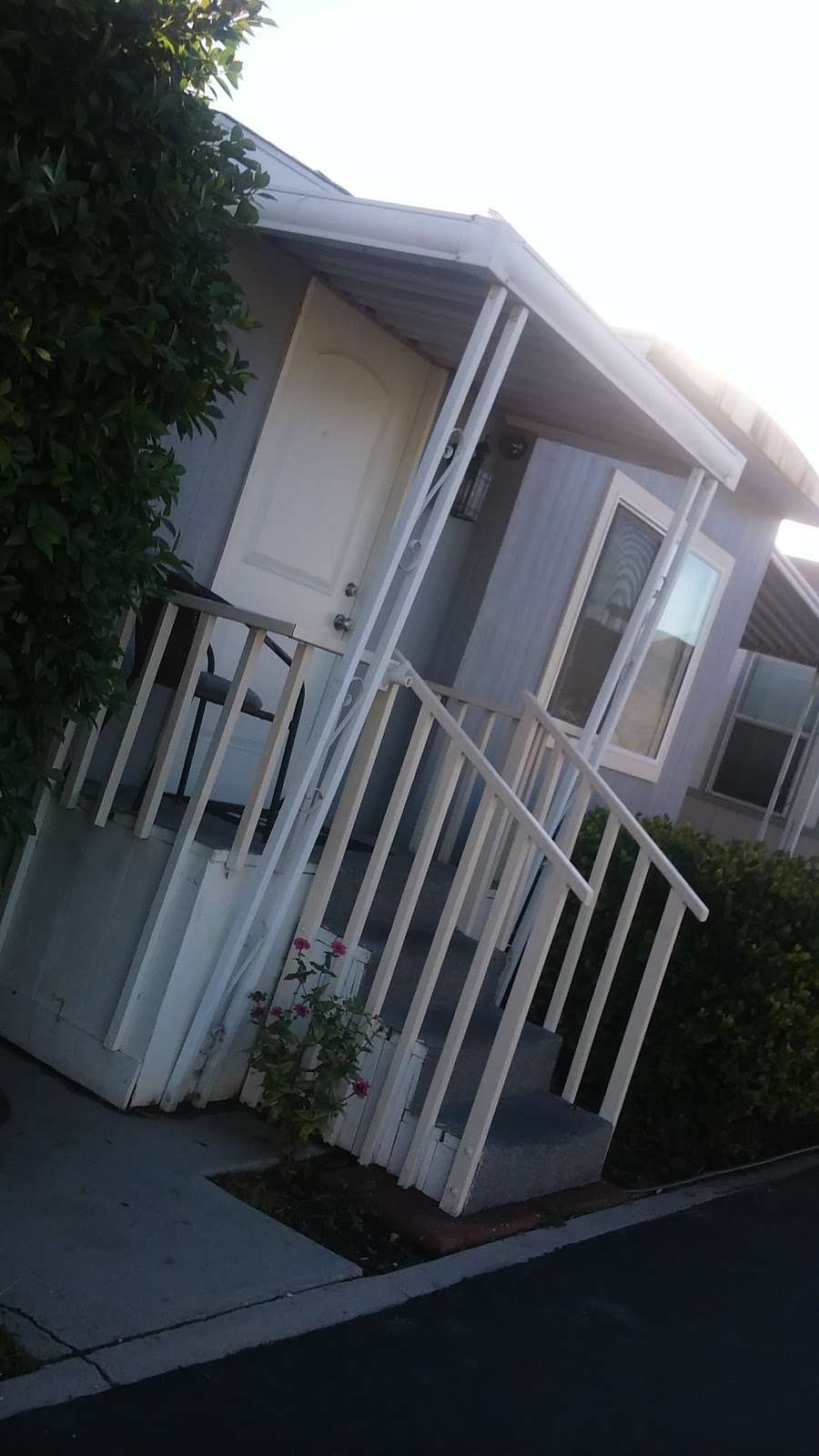 Tradewinds Mobilehome Park | 5150 E Los Angeles Ave, Simi Valley, CA 93063 | Phone: (805) 526-2754