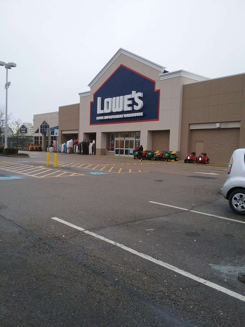 Lowes Home Improvement | 32 William C Gould Jr Way, Kingston, MA 02364 | Phone: (781) 217-2000