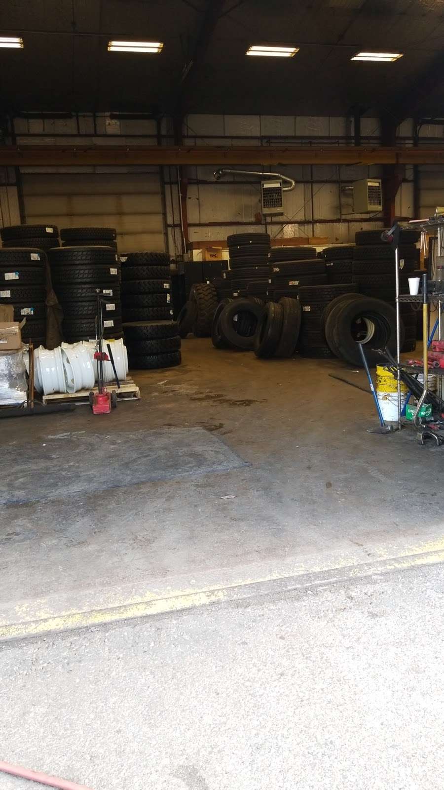 Service Tire Truck Centers | 280A Old Ledgewood Rd, Flanders, NJ 07836, USA | Phone: (973) 347-8473