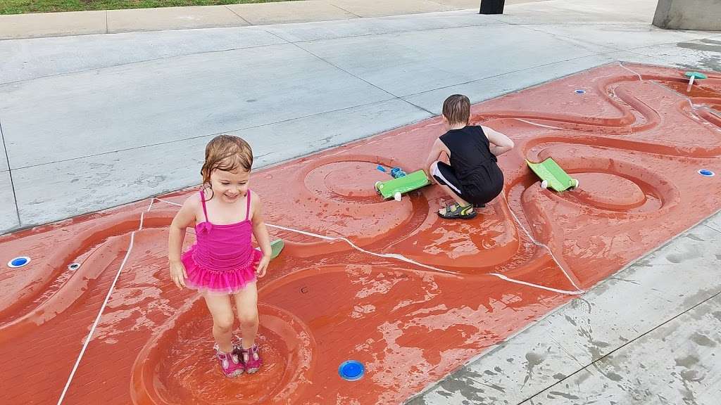 Oak Hills Splash Park | 1225 Royal Palm Ln, Carrollton, TX 75007 | Phone: (972) 466-3080