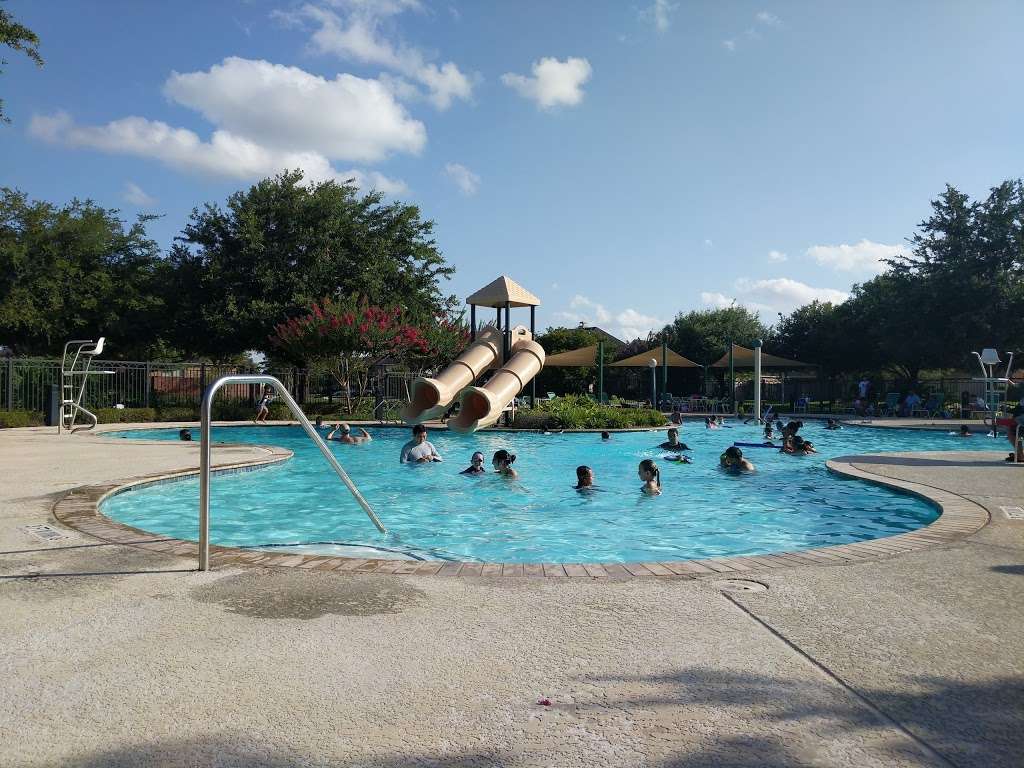 Creekstone Village Recreation Center | 5438, Creekstone Village Dr, Sugar Land, TX 77479 | Phone: (713) 332-4750