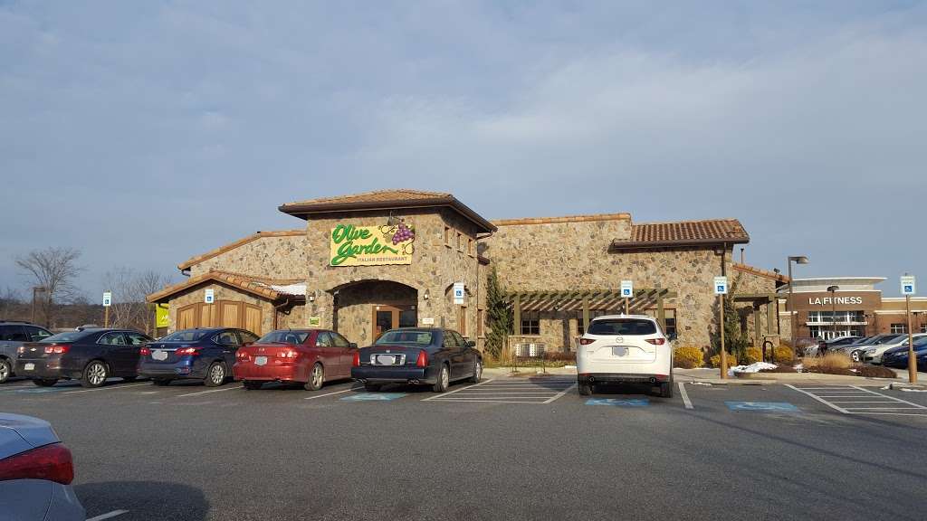 Olive Garden Italian Restaurant | 101 Quarry Rd, Downingtown, PA 19335, USA | Phone: (610) 518-6323