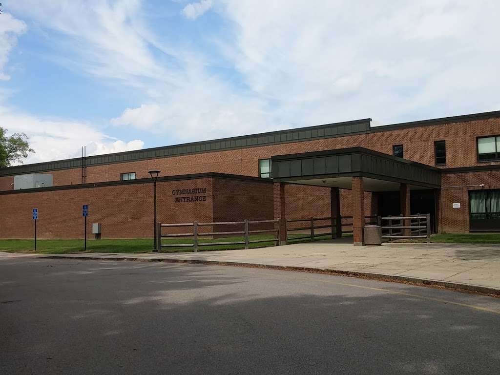 Foxborough High School | 120 South St, Foxborough, MA 02035 | Phone: (508) 543-1616