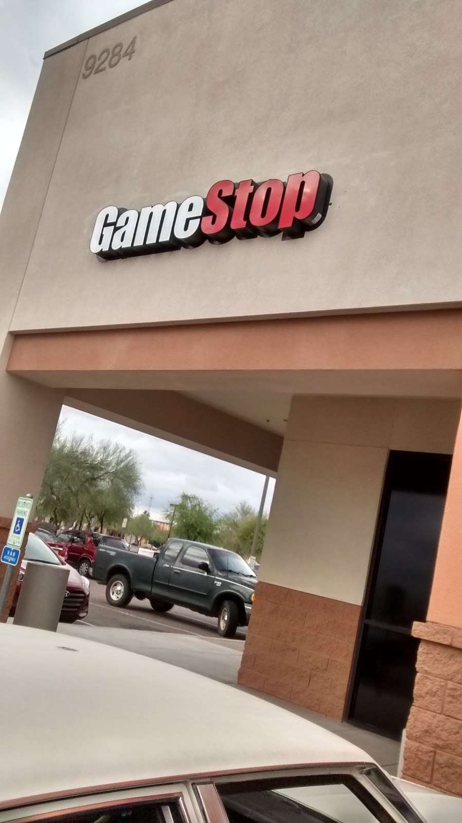 GameStop | 9284 W Northern Ave #102, Glendale, AZ 85305, USA | Phone: (623) 872-1045