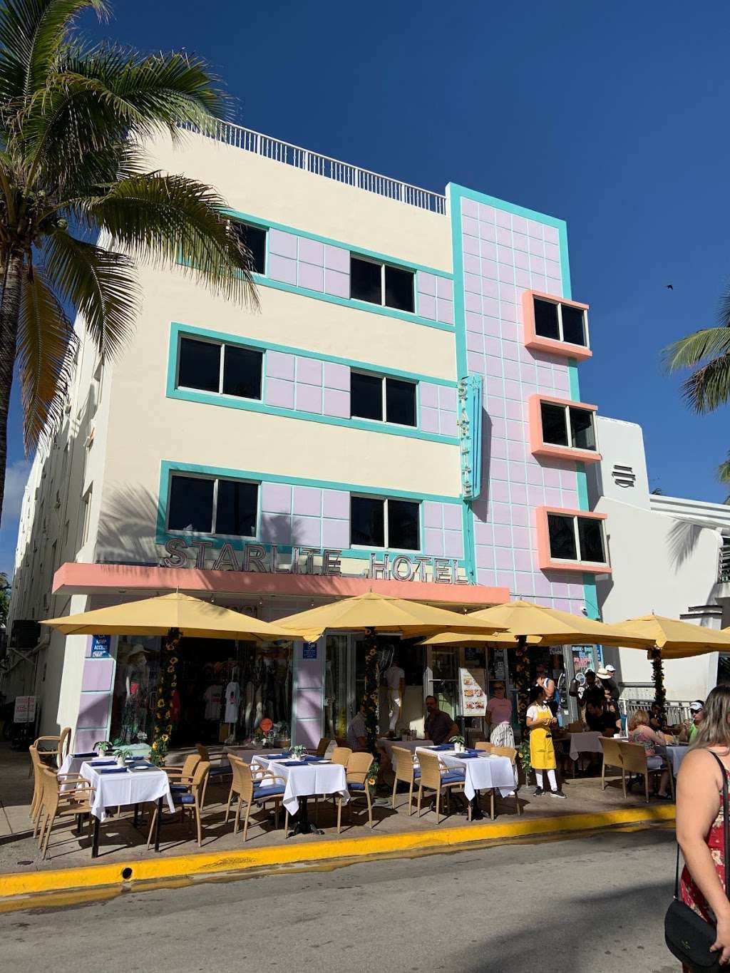 Starlite Hotel | 750 Ocean Dr, Miami Beach, FL 33139, USA | Phone: (305) 534-2161