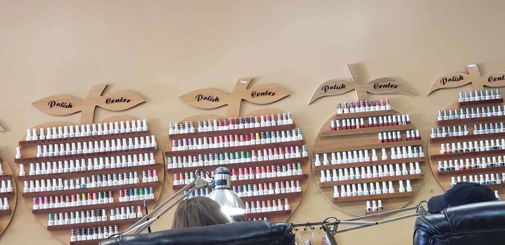 Beautiful Nails | 1155 N Green Bay Rd, Waukegan, IL 60085, USA | Phone: (847) 599-7215