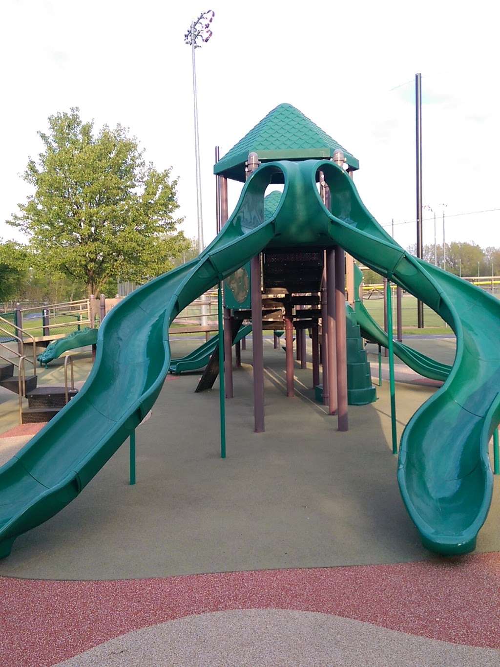 Spray n Play - CLOSED FOR THE SEASON | 951 McHenry Rd, Buffalo Grove, IL 60089, USA | Phone: (847) 793-0570