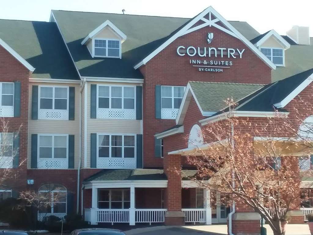 Country Inn & Suites by Radisson, Milwaukee West (Brookfield), W | 1250 S Moorland Rd, Brookfield, WI 53005, USA | Phone: (262) 782-1400