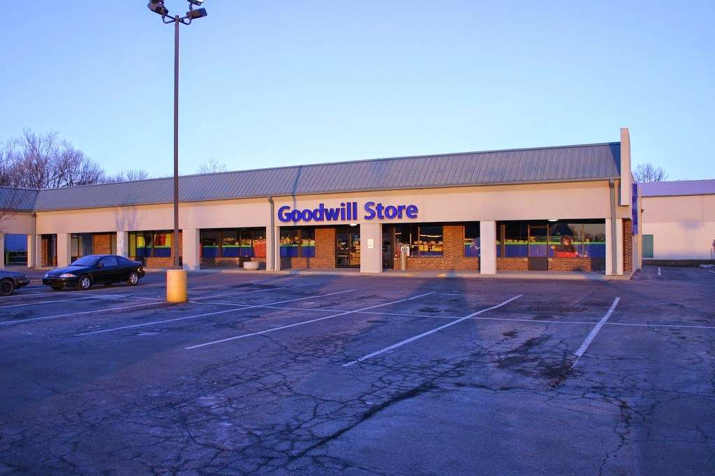 Goodwill Store | 6145 Crawfordsville Rd, Speedway, IN 46224, USA | Phone: (317) 240-2817