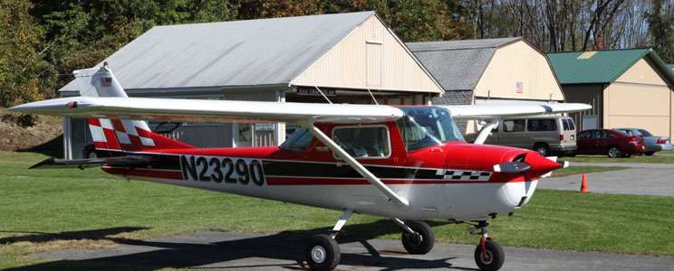 Warwick Municipal Airport | 41 Airport Rd, Warwick, NY 10990, USA | Phone: (845) 987-1320