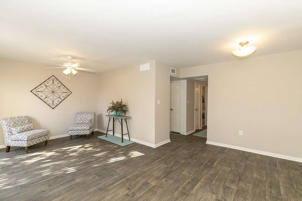 Westwood Park Apartments | 1908 Rosharon Rd, Alvin, TX 77511 | Phone: (281) 713-9344