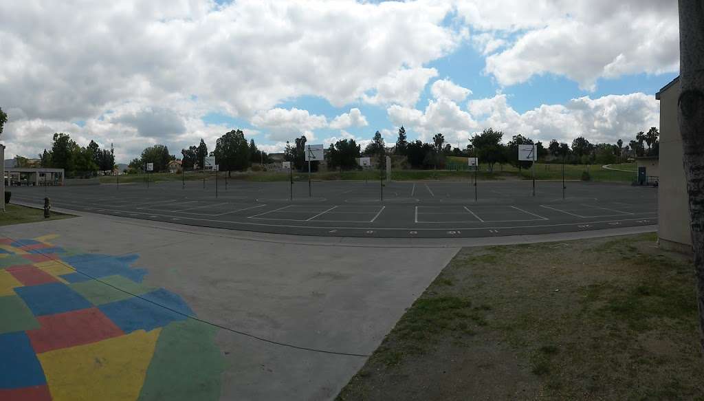 Taft Elementary School | 959 Mission Grove Pkwy N, Riverside, CA 92506, USA | Phone: (951) 776-3018