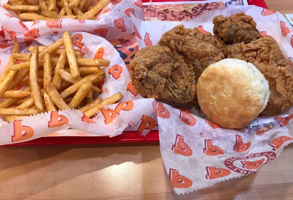 Popeyes Louisiana Kitchen | 1991 Sproul Rd, Broomall, PA 19008 | Phone: (610) 325-2011