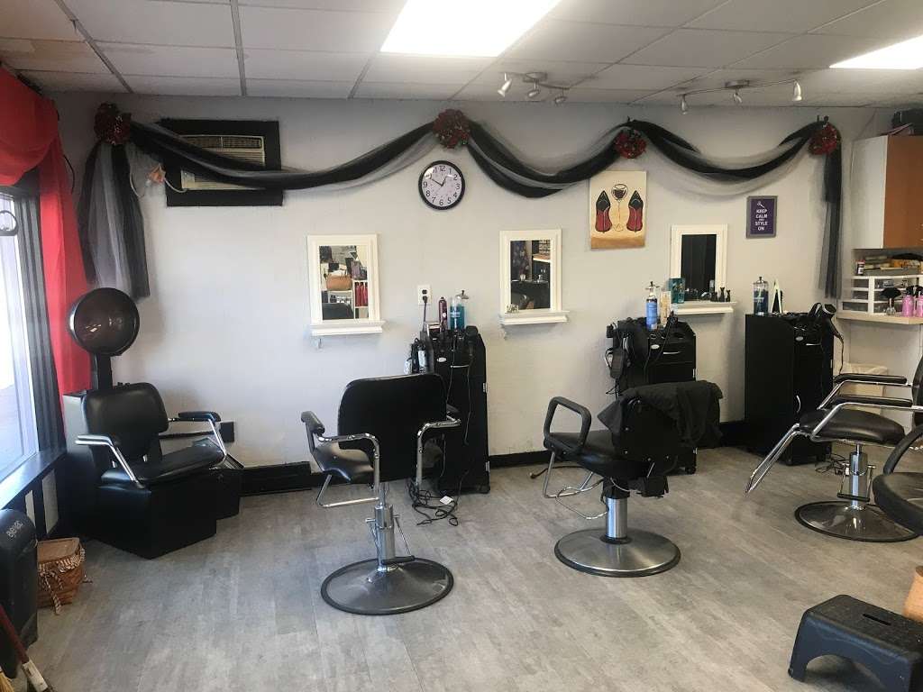 Style Mosaic Beauty Salon | 32 N Main St, Manheim, PA 17545, USA | Phone: (717) 664-0446