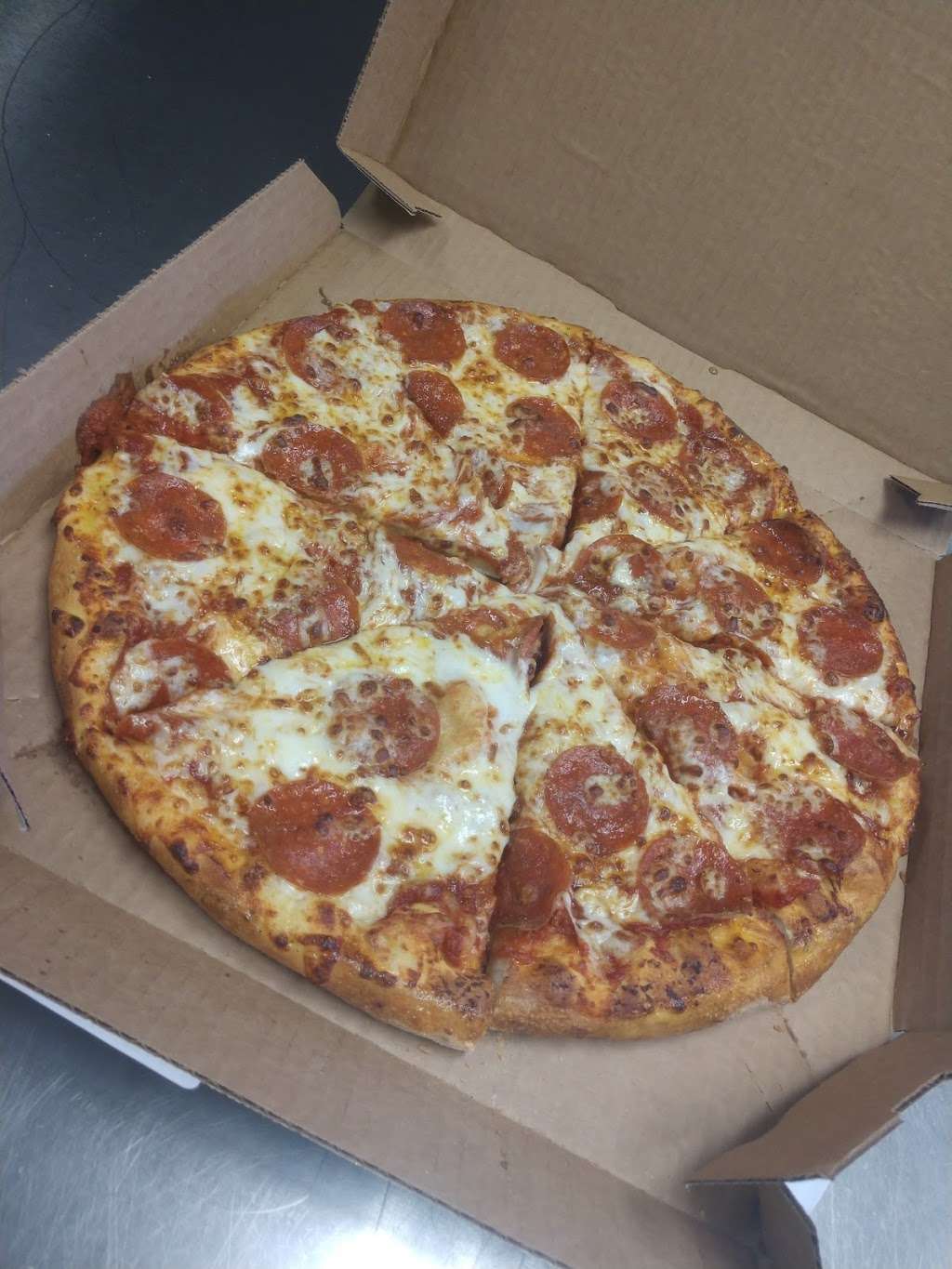 Dominos Pizza | 9103 E State Rte 350, Raytown, MO 64133 | Phone: (816) 886-0350